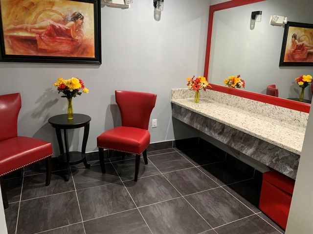 2861 NW 47th Terrace 304b, Lauderdale Lakes, FL 33313