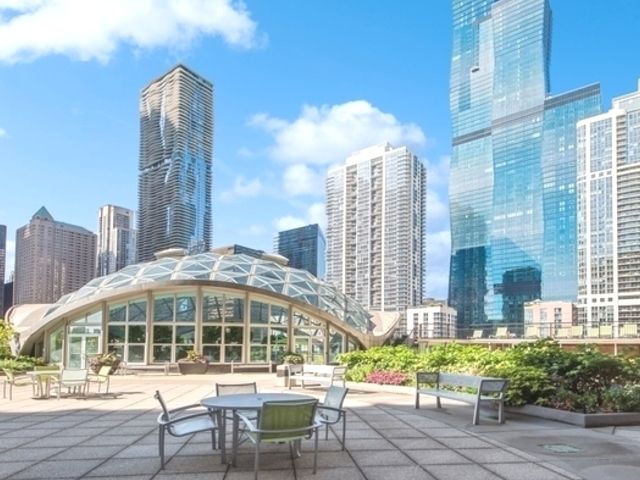 400 E RANDOLPH Street 1804, Chicago, IL 60601