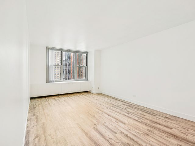 400 E RANDOLPH Street 1804, Chicago, IL 60601