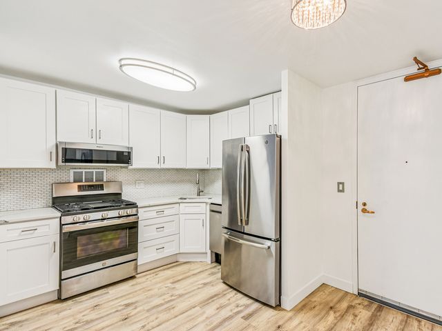 400 E RANDOLPH Street 1804, Chicago, IL 60601