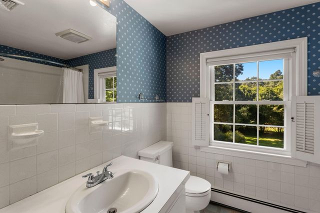 16 Greengate Road, Falmouth, MA 02540