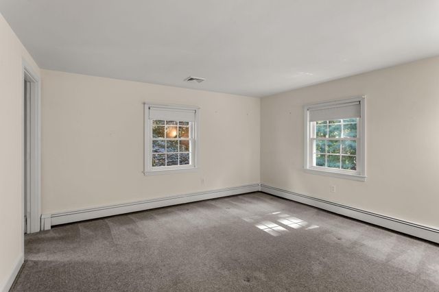 16 Greengate Road, Falmouth, MA 02540