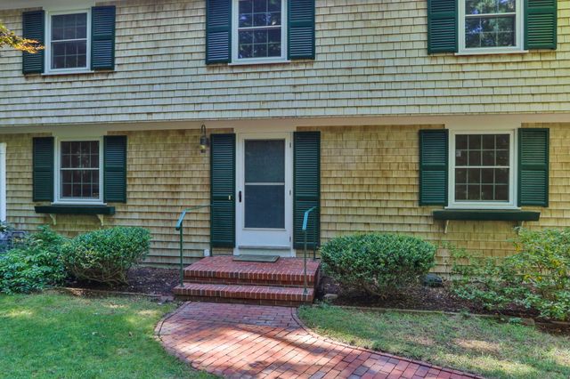 16 Greengate Road, Falmouth, MA 02540