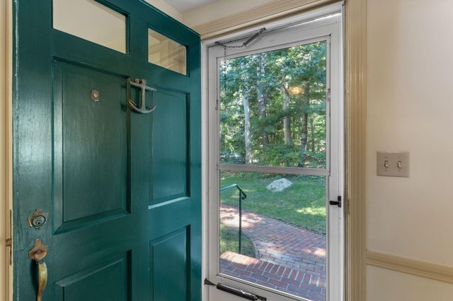 16 Greengate Road, Falmouth, MA 02540