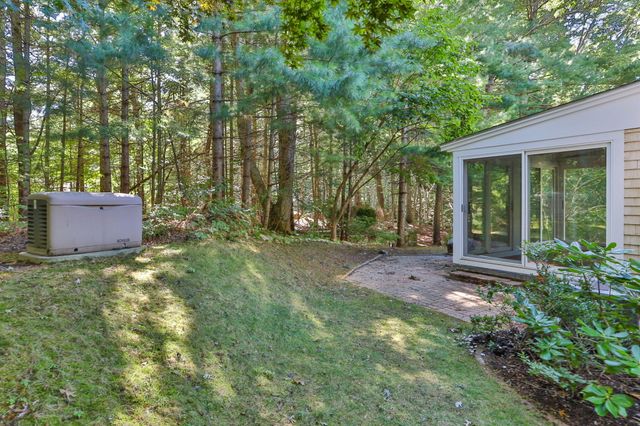 16 Greengate Road, Falmouth, MA 02540