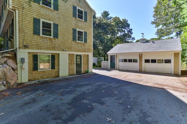 16 Greengate Road, Falmouth, MA 02540