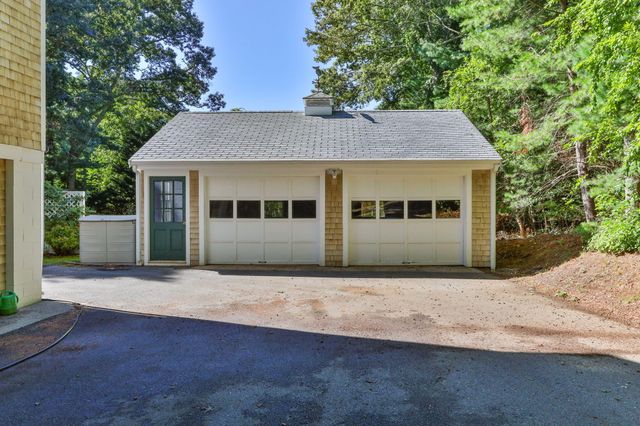 16 Greengate Road, Falmouth, MA 02540