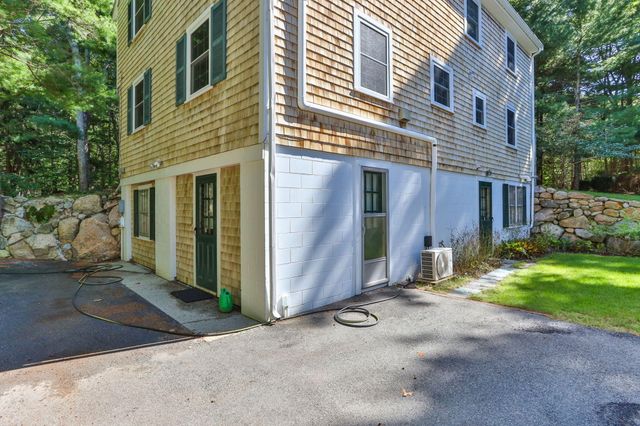 16 Greengate Road, Falmouth, MA 02540