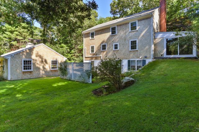 16 Greengate Road, Falmouth, MA 02540