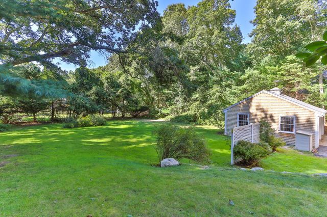 16 Greengate Road, Falmouth, MA 02540