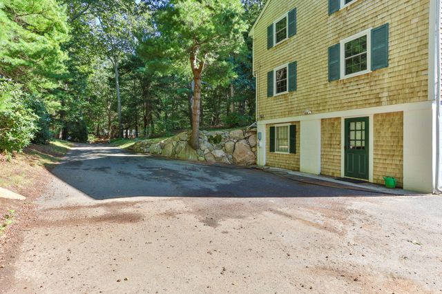16 Greengate Road, Falmouth, MA 02540