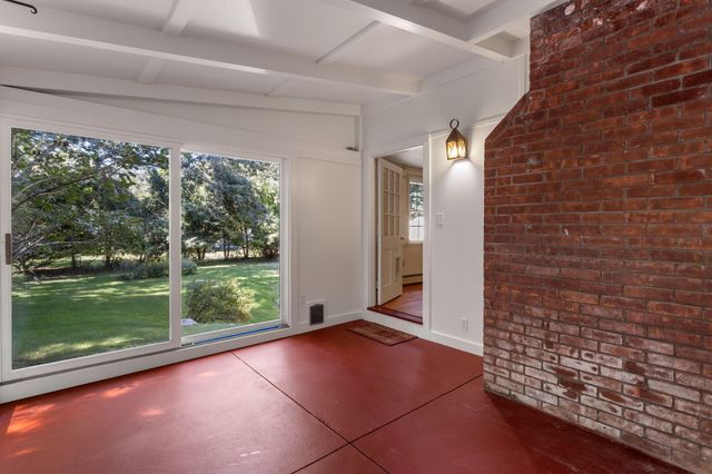 16 Greengate Road, Falmouth, MA 02540