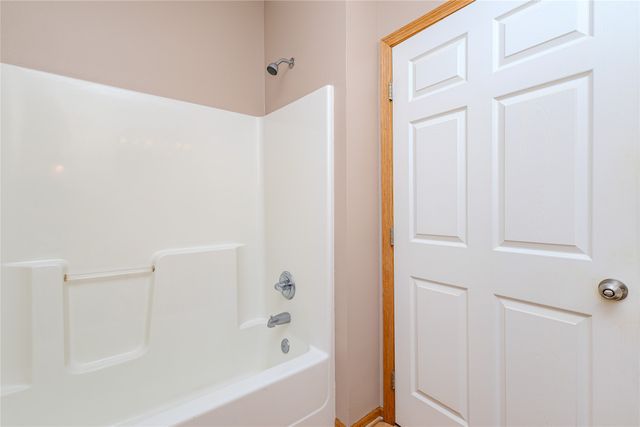 1331 SE University Avenue 302, Waukee, IA 50263