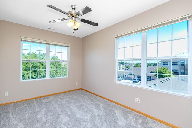 1331 SE University Avenue 302, Waukee, IA 50263