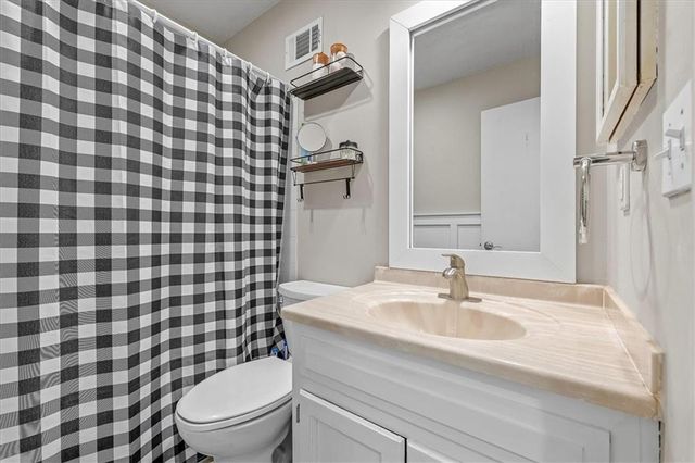 10788 OAKMONT Street, Overland Park, KS 66210