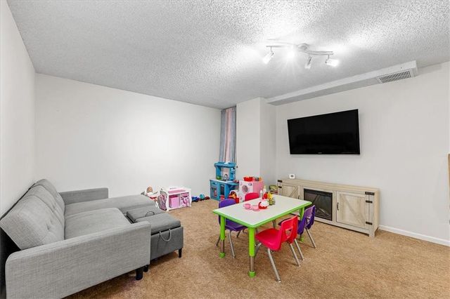 10788 OAKMONT Street, Overland Park, KS 66210