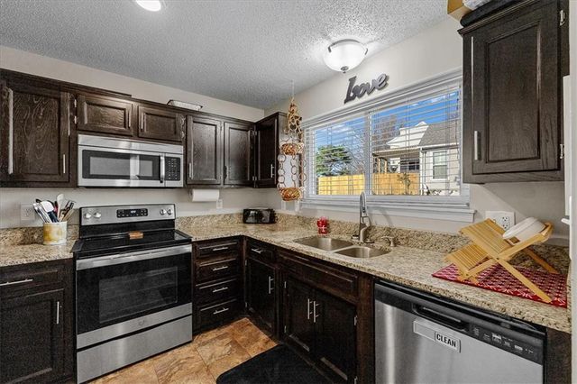 10788 OAKMONT Street, Overland Park, KS 66210