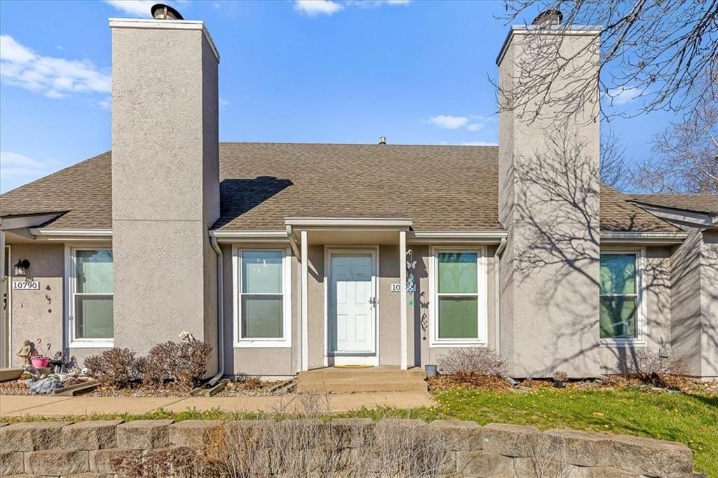 10788 OAKMONT Street, Overland Park, KS 66210