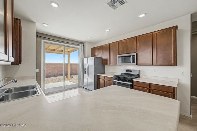 10542 S Dominguez Drive, Vail, AZ 85641