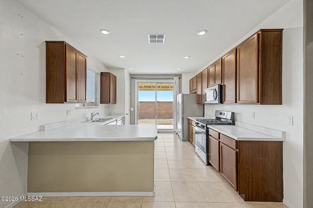 10542 S Dominguez Drive, Vail, AZ 85641