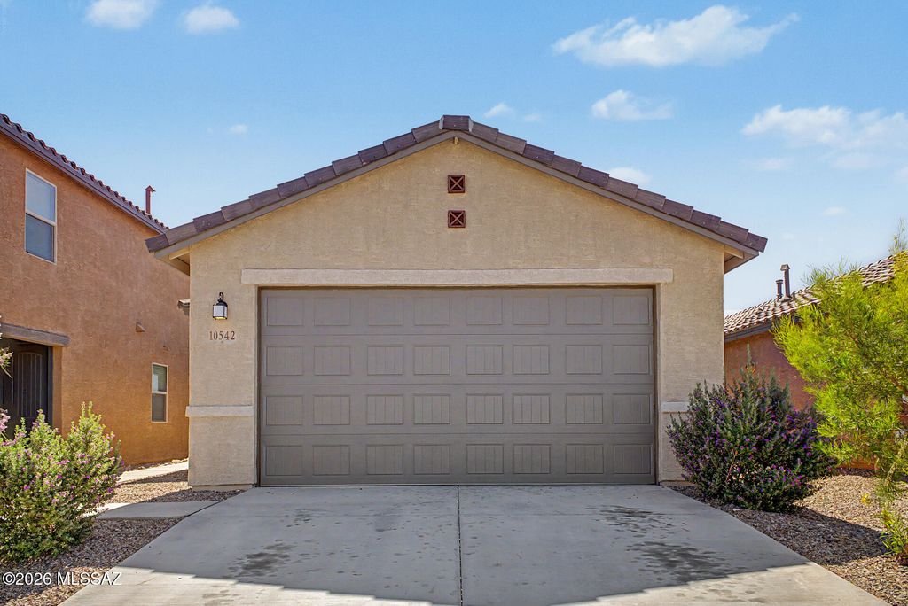 10542 S Dominguez Drive, Vail, AZ 85641
