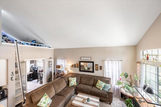 5329 Blackberry Way, Oceanside, CA 92057