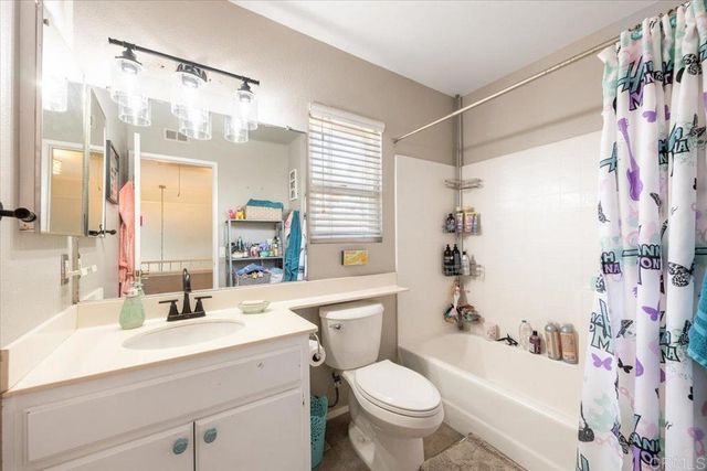5329 Blackberry Way, Oceanside, CA 92057