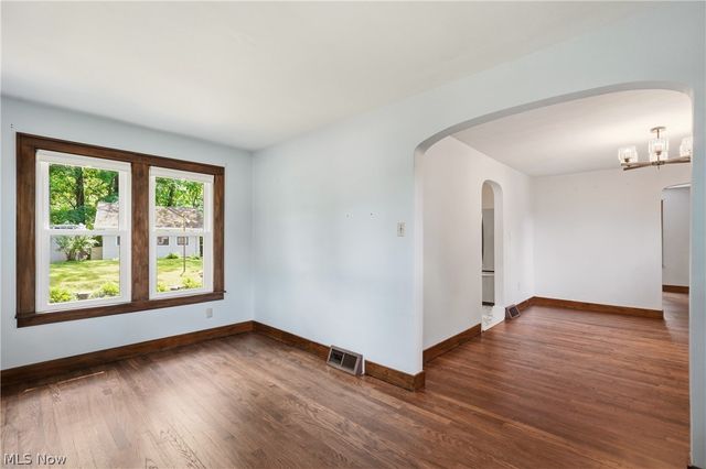 256 Uhl Drive, Akron, OH 44319
