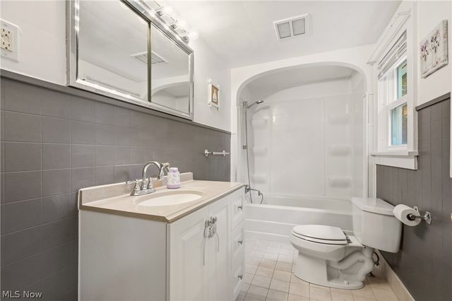 256 Uhl Drive, Akron, OH 44319