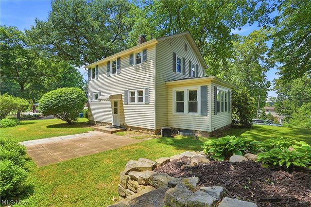 256 Uhl Drive, Akron, OH 44319