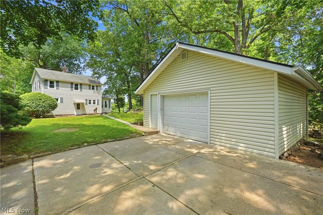 256 Uhl Drive, Akron, OH 44319
