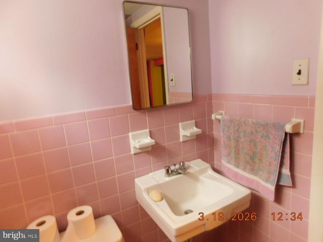 212 WARDEL RD, Wilmington, DE 19804