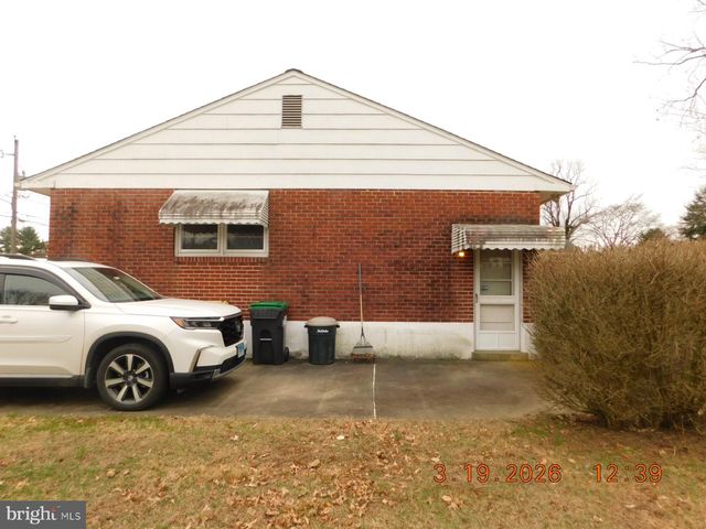 212 WARDEL RD, Wilmington, DE 19804