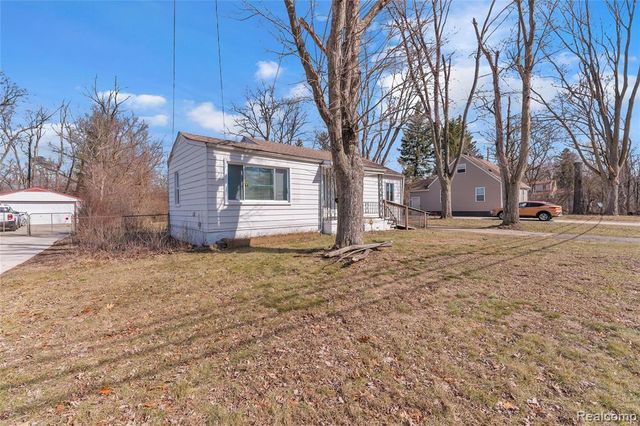 19050 Melrose Avenue, Southfield, MI 48075