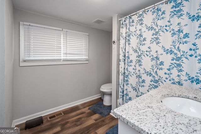 105 International Street, Hogansville, GA 30230