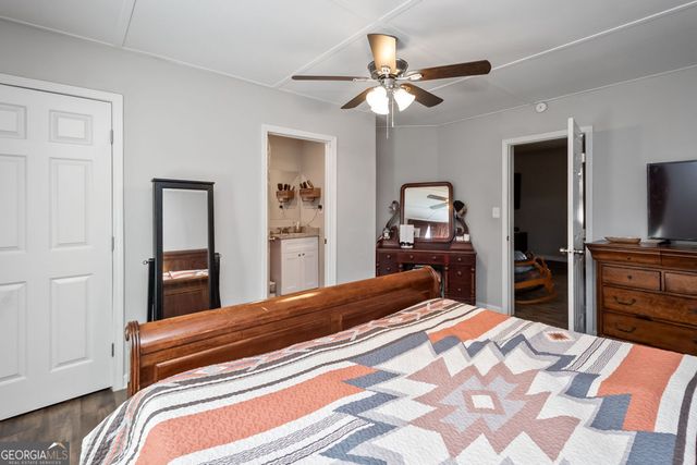 105 International Street, Hogansville, GA 30230