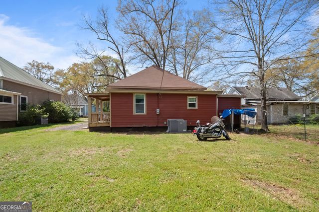 105 International Street, Hogansville, GA 30230