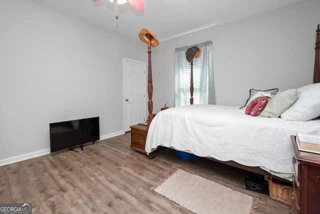 105 International Street, Hogansville, GA 30230