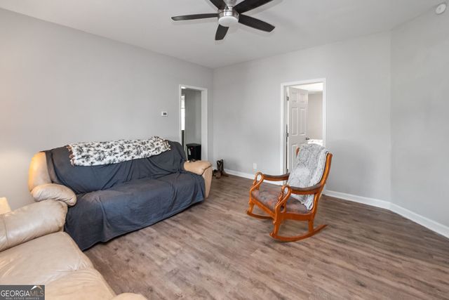 105 International Street, Hogansville, GA 30230