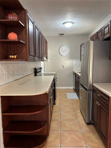 2082 NE 180th St 2082, North Miami Beach, FL 33162