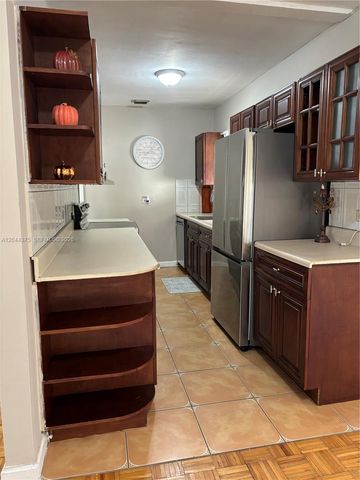 2082 NE 180th St 2082, North Miami Beach, FL 33162