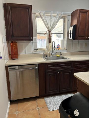 2082 NE 180th St 2082, North Miami Beach, FL 33162