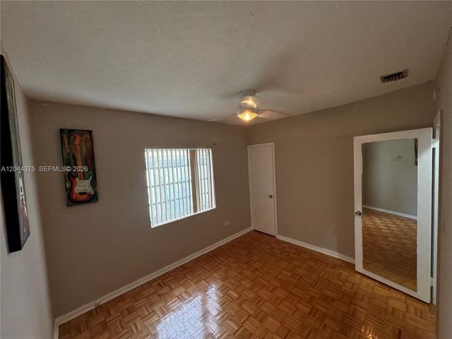 2082 NE 180th St 2082, North Miami Beach, FL 33162