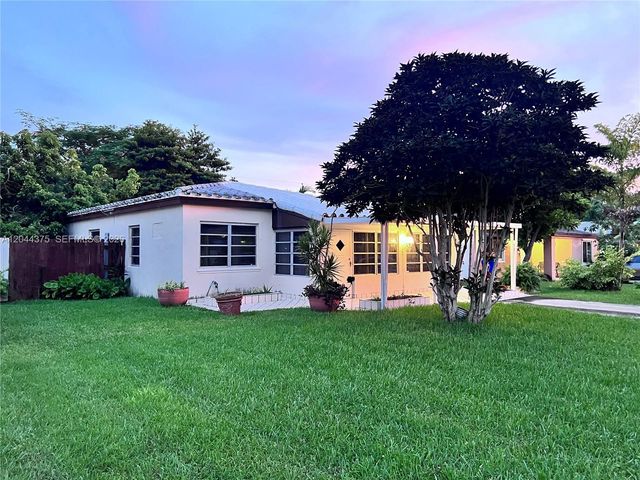 2082 NE 180th St 2082, North Miami Beach, FL 33162