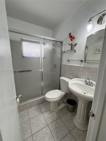 2082 NE 180th St 2082, North Miami Beach, FL 33162