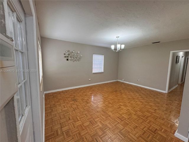 2082 NE 180th St 2082, North Miami Beach, FL 33162