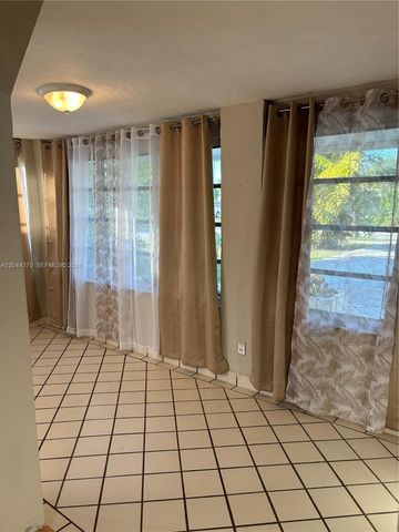 2082 NE 180th St 2082, North Miami Beach, FL 33162