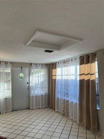2082 NE 180th St 2082, North Miami Beach, FL 33162