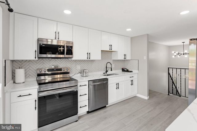 2592 VIKING DR, Herndon, VA 20171