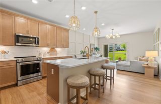 141 East Point Drive 211, East Providence, RI 02916